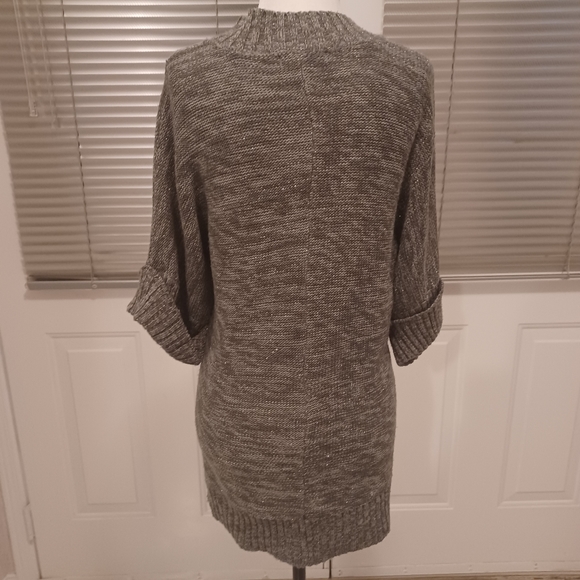 $4 Add-on Sparkly Gray Short Sleeved Cardigan - Size Small - Picture 4 of 7